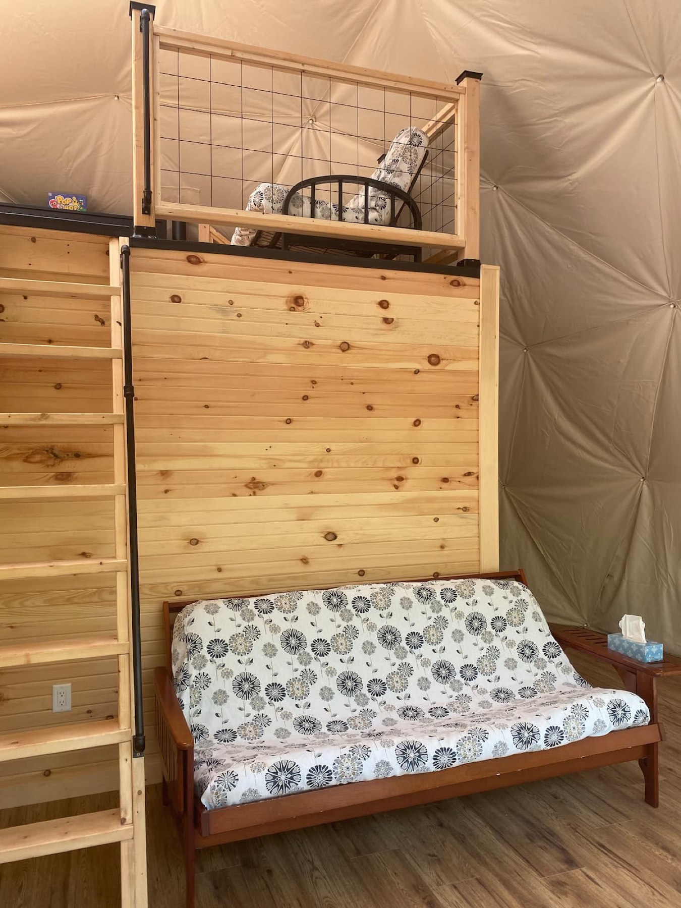 Gatherwood Retreat — the private hot tub and deck surrounded by trees